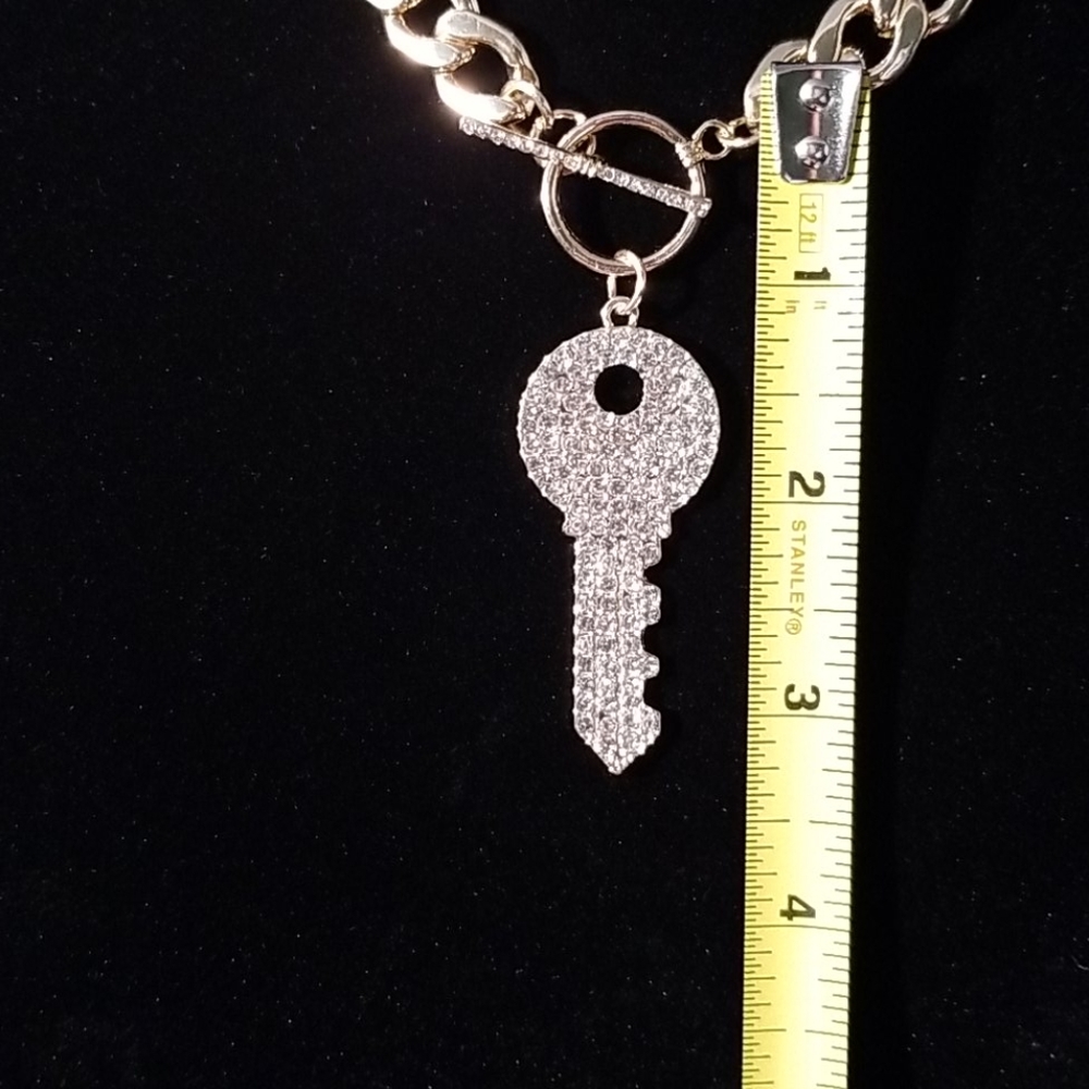 Urban Rhinestone Key Metal Link Toggle Nec… - Picture 4 of 7